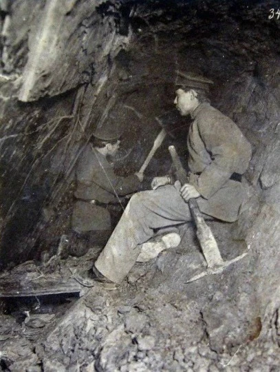 A new worker at the mine. Source: Lysychansk.info