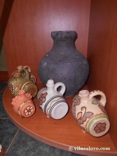 Розписний український посуд, який був у повсякденному вжитку в кожній хаті / Старобільщина