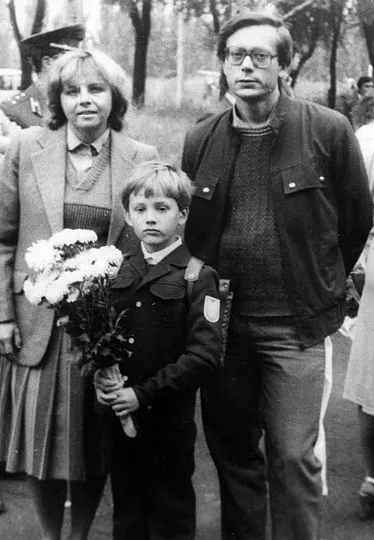 Петро Шевченко-Біливода з дружиною та сином