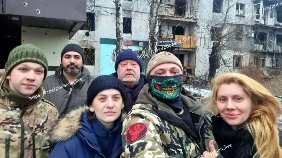 Російські туристи у Попасній.