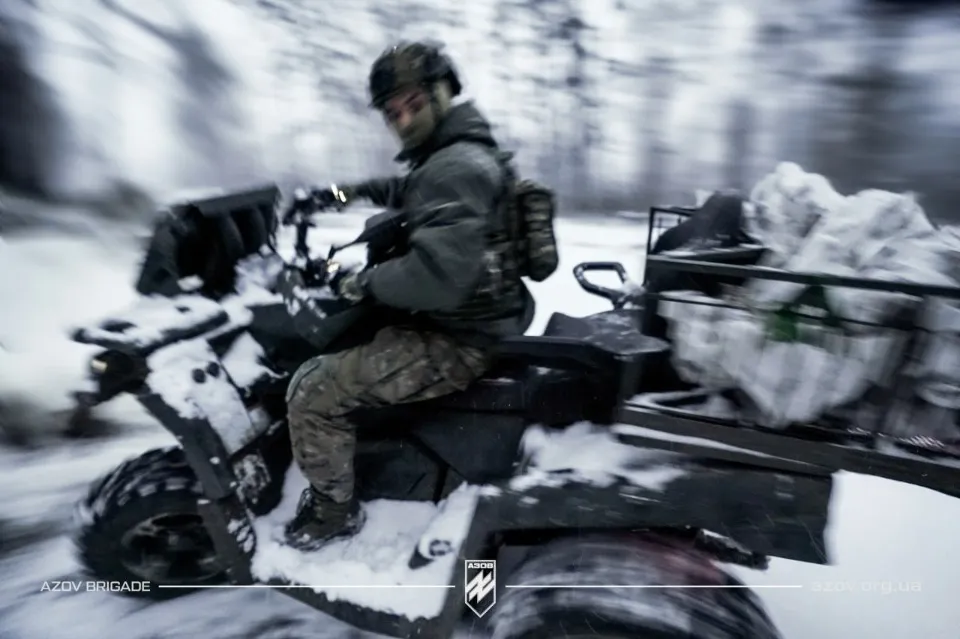 АЗОВ на позиціях у лісах Кремінної