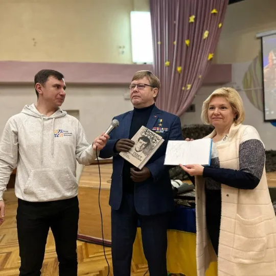 Володимир Жемчугов з лекціями для школярів