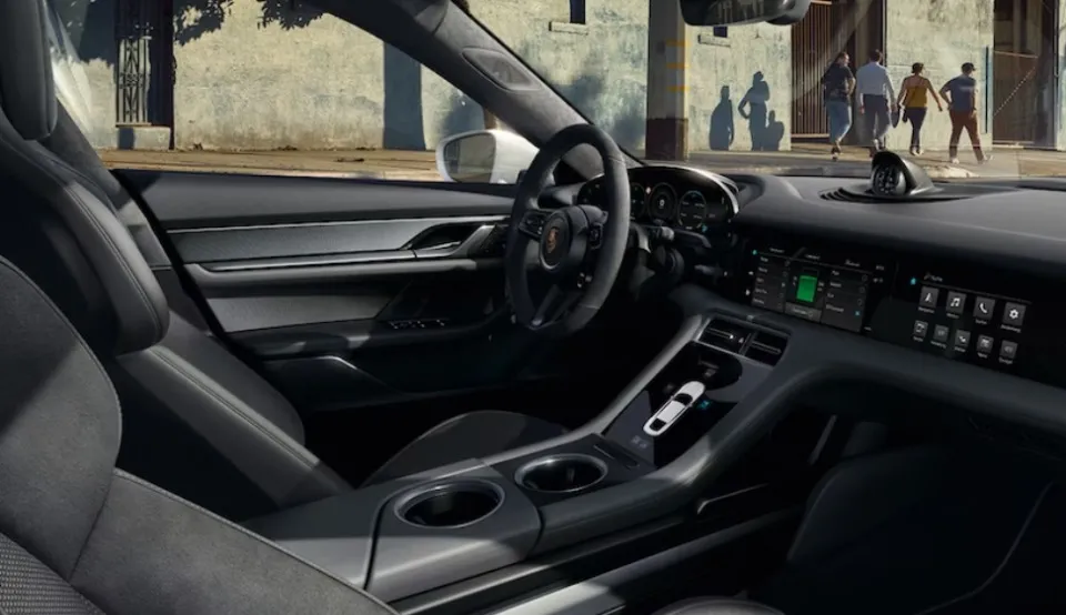 салов автомобіля