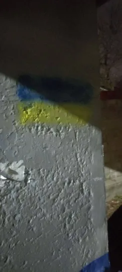 графіті в окупованому Донецьку прапор України