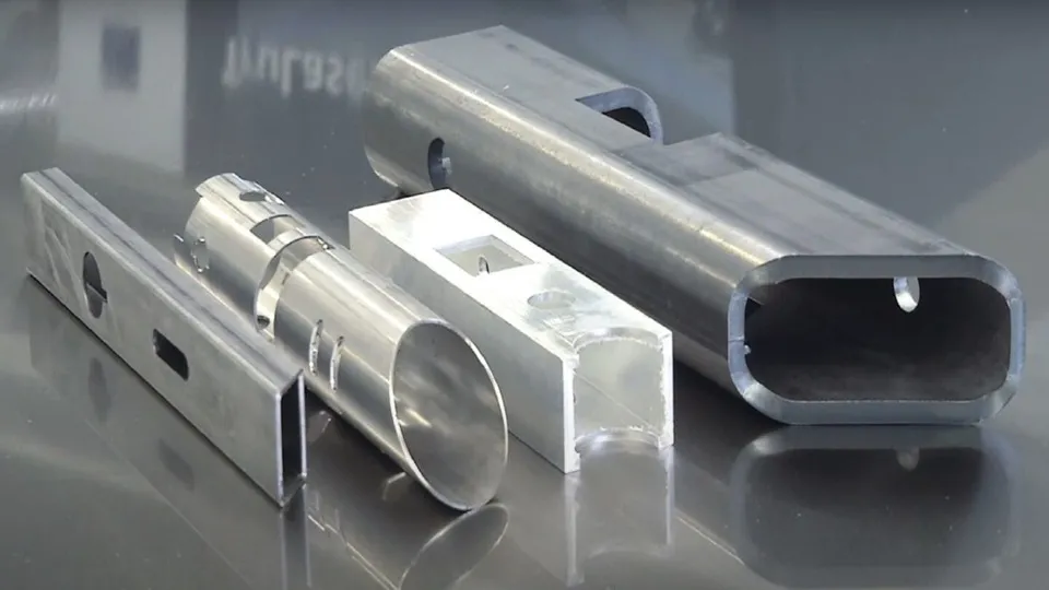 різання труб за допомогою лазера