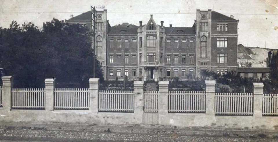 Фото лікарні у Лисичанську