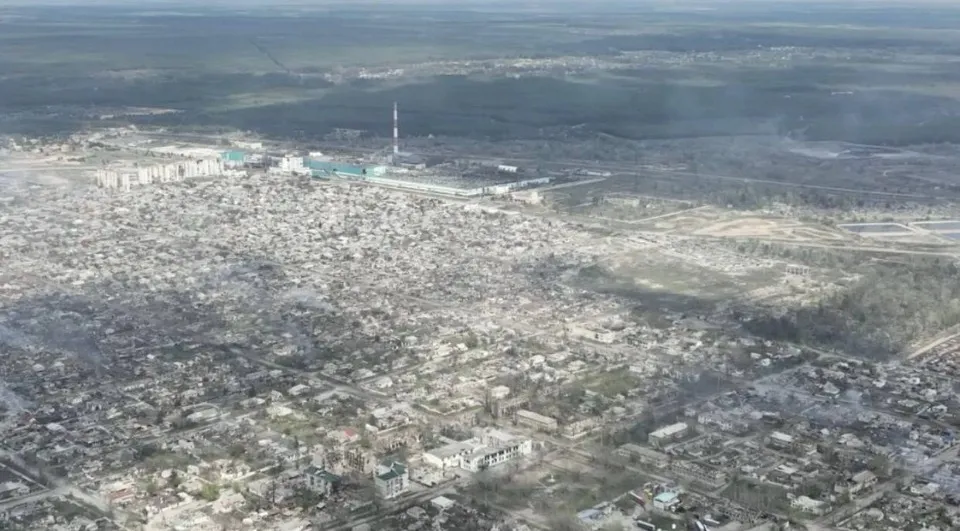 Фото: Рубіжне з висоти до та після повномасштабного вторгнення