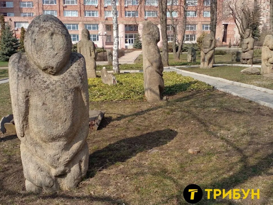 Половецькі баби, Луганськ