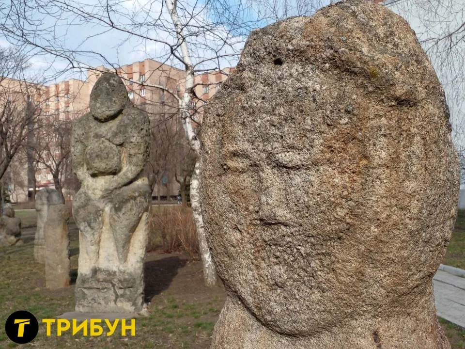 Половецькі баби, Луганськ