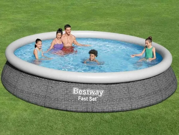 надувной бассейн