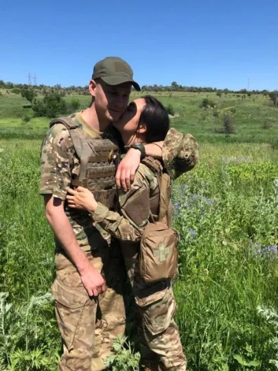 Іван Лєщєнков та його наречена Карина