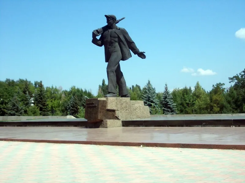 Пам'ятник Стаханову в Кадіївці
