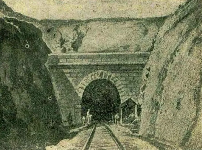 North Donetsk Tunnel: Photo from the book by Pavlo Rymkevych Under the Ground and Under the Water