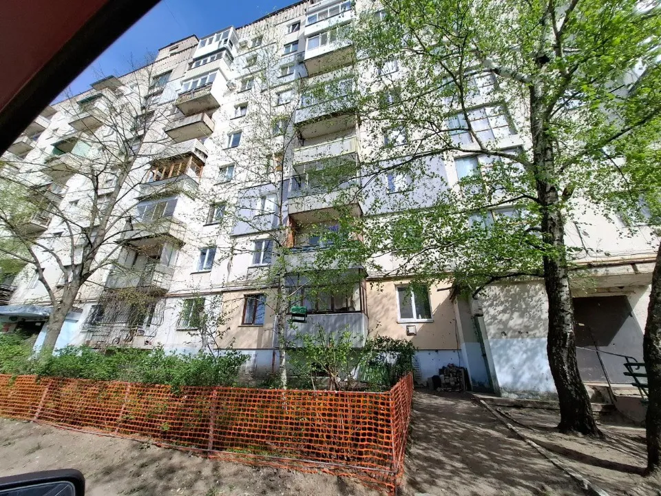 Квітневі світлини вулиці Студентської, 35 в Рубіжному.