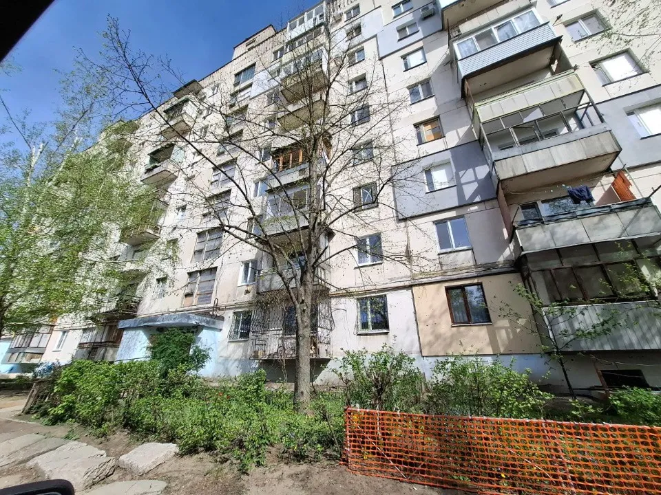 Квітневі світлини вулиці Студентської, 35 в Рубіжному.