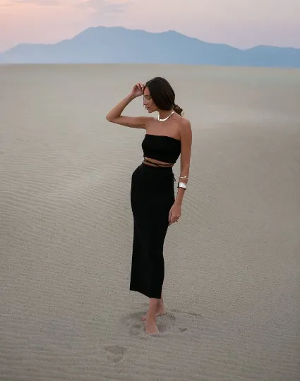 Чорні спідниці