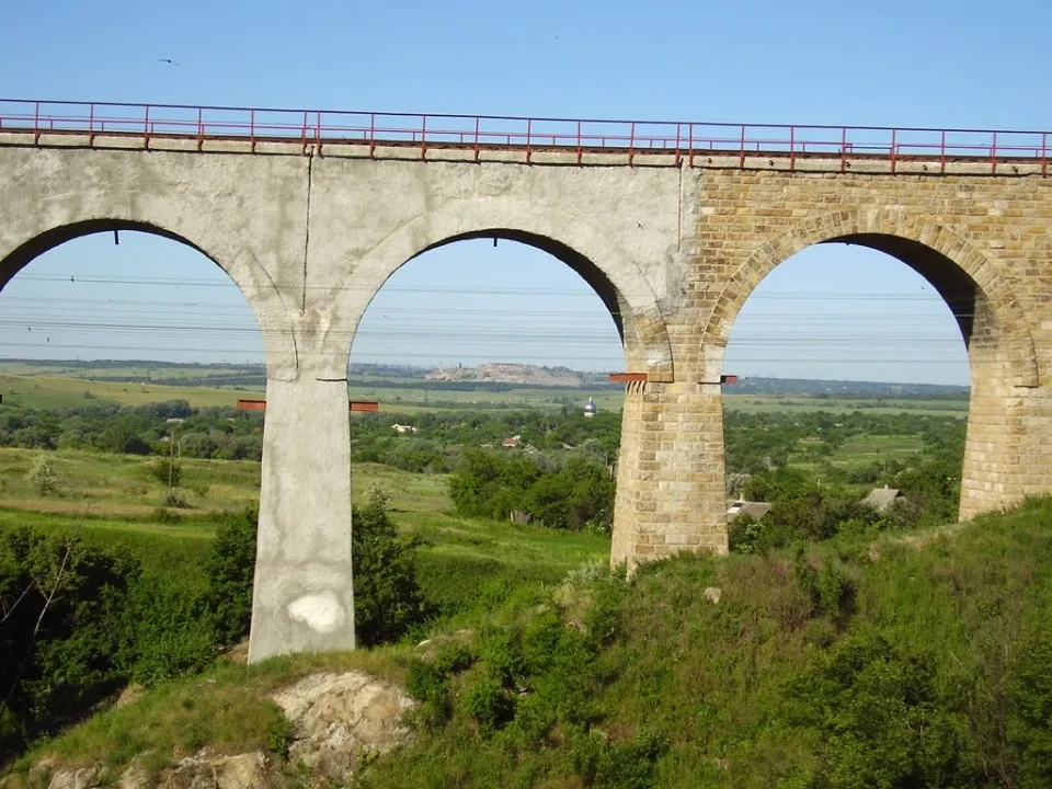 міст-віадук на Луганщині