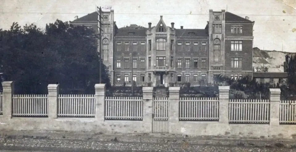 Фото лікарні у Лисичанську