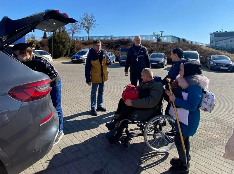 допомга маломобільним людям