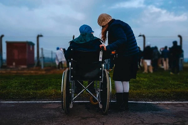 допомга маломобільним людям