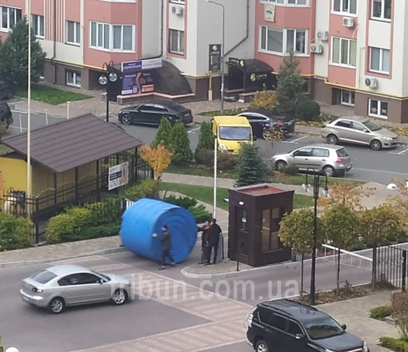 Мешканці намагаються забезпечити себе водою самотужки