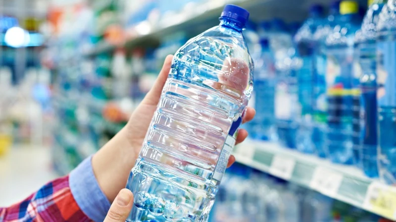Купите достаточный запас бутилированной питьевой воды