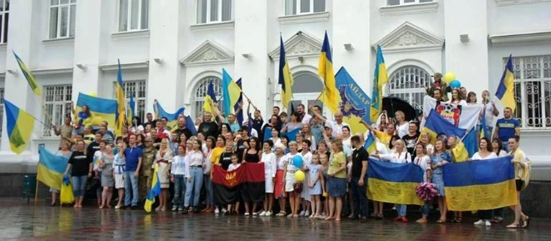 Містяни святкують деокупацію міста у 2014