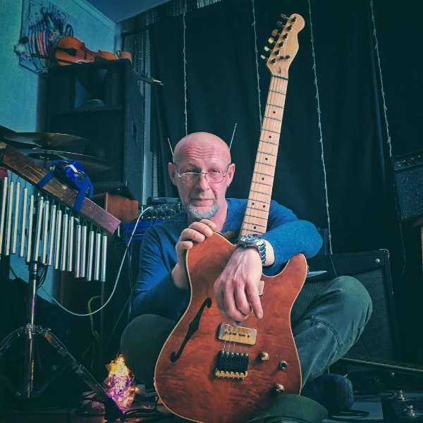 Змінив професію, але залишився в рідному місті: музикант та фотограф з Краматорська Сергій Савенков