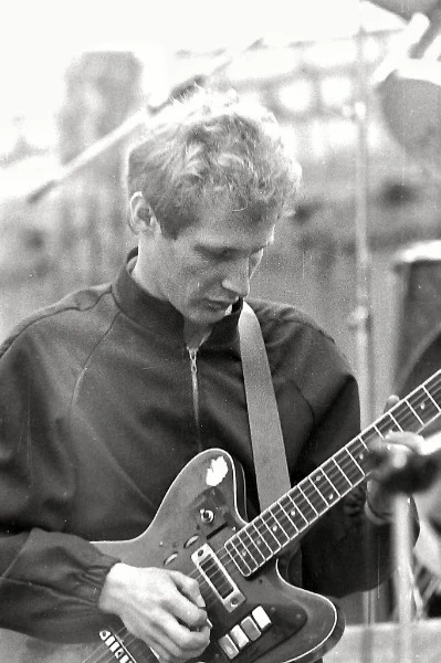 Змінив професію, але залишився в рідному місті: музикант та фотограф з Краматорська Сергій Савенков